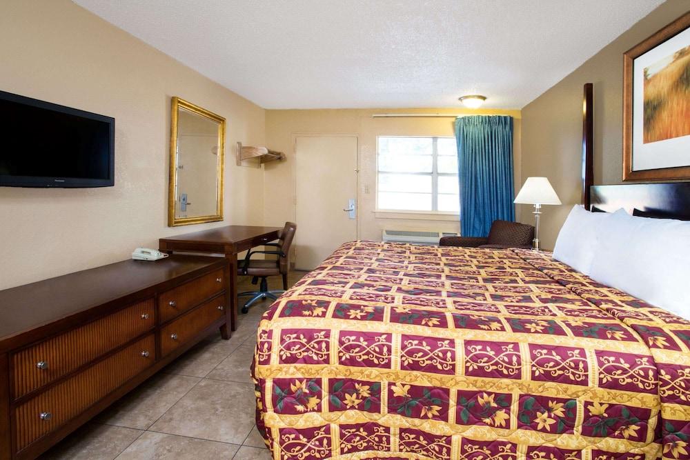 Knights Inn Orlando photo 12
