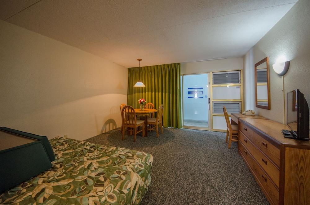 Attache Motel photo 14