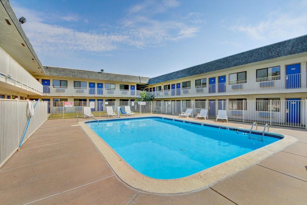 Motel 6 Wichita, KS photo 17