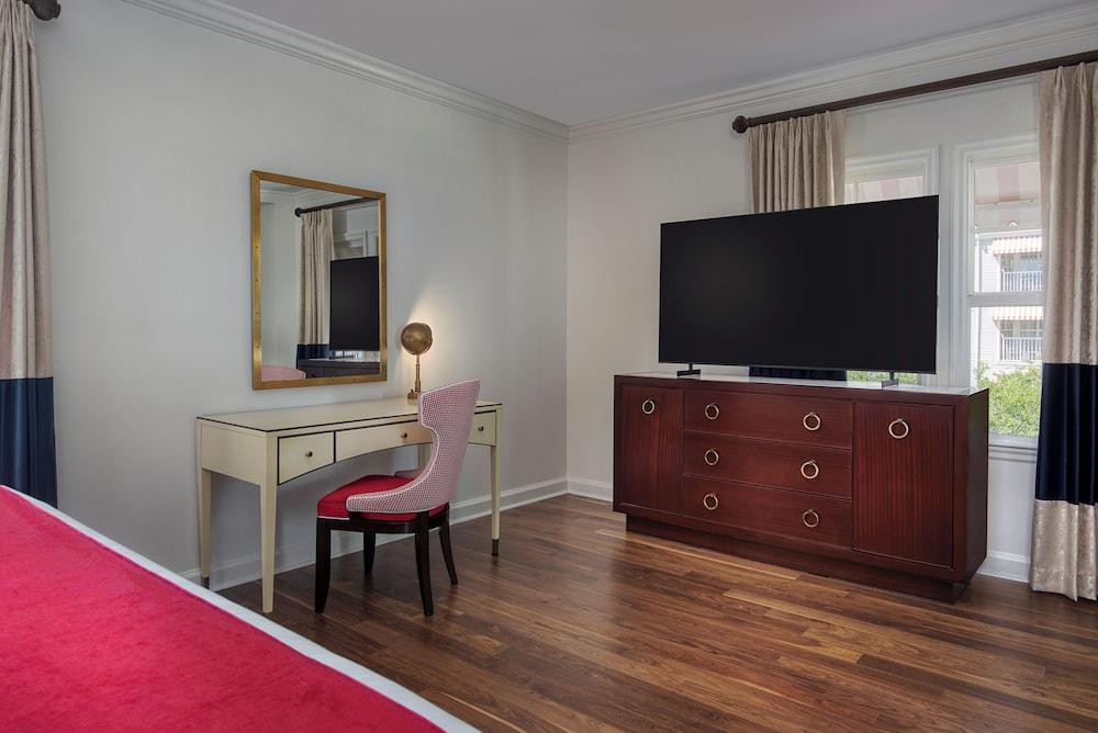 Disney's Yacht Club Resort photo 13