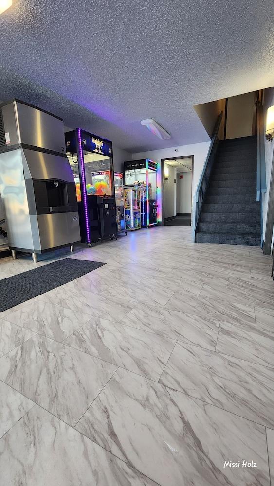 The Oasis Hotel & Bar photo 27