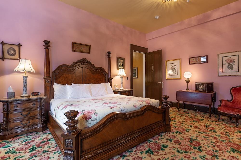 Steele Mansion photo 40