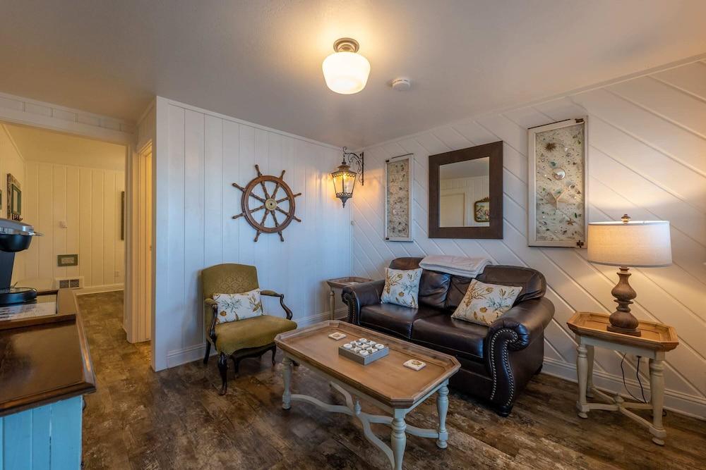 Bandon Marina Inn photo 48