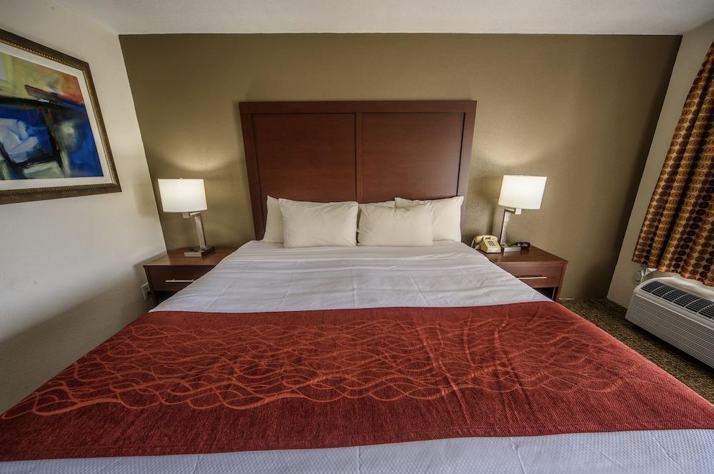Richland Inn Lawrenceburg photo 21
