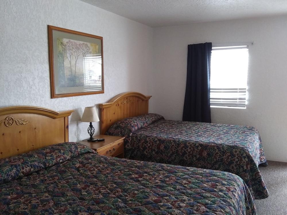 Circle S Lodge photo 16