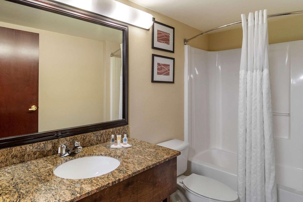 Comfort Inn & Suites Suwanee - Sugarloaf photo 23