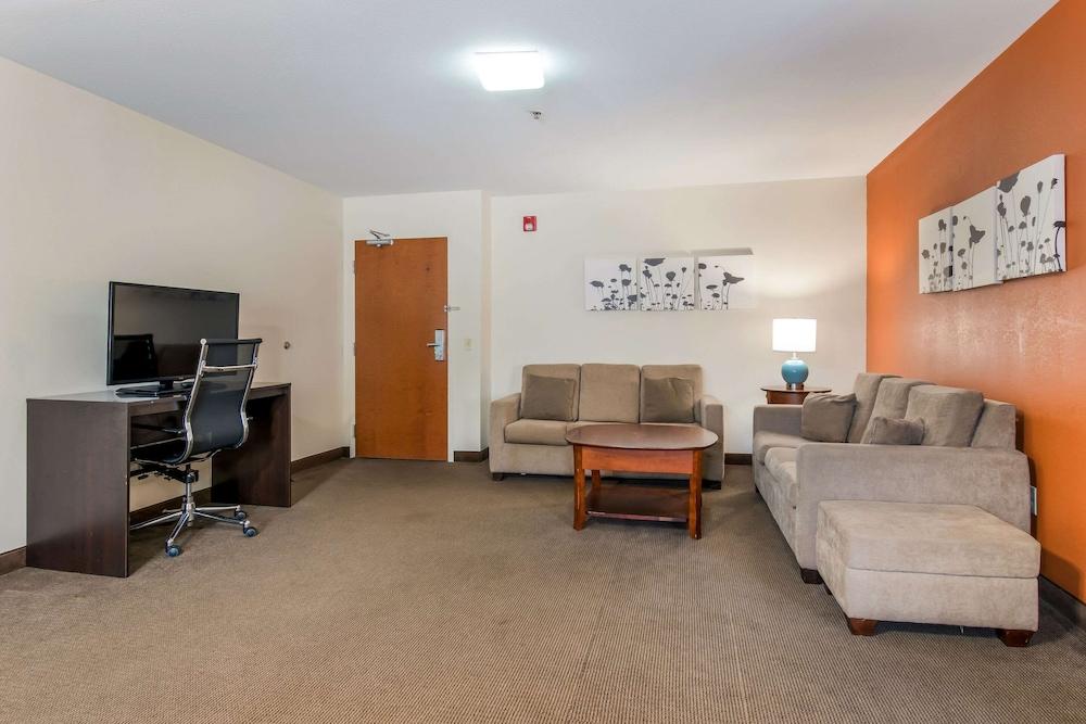 Sleep Inn & Suites Ronks - Lancaster Area photo 38