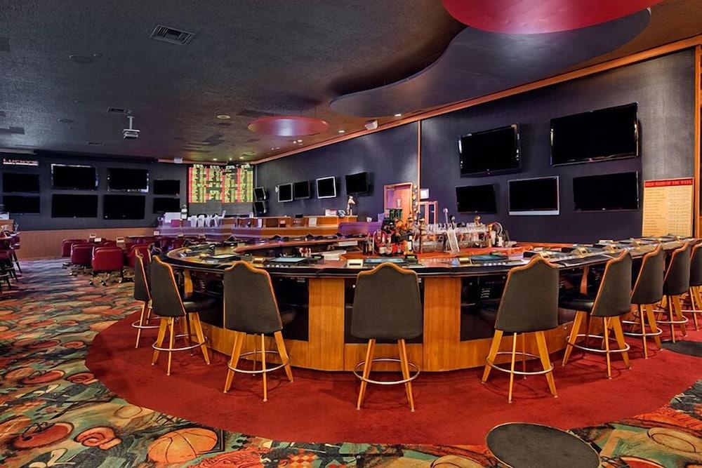 Maverick Hotel and Casino by Red Lion Hotels photo 38
