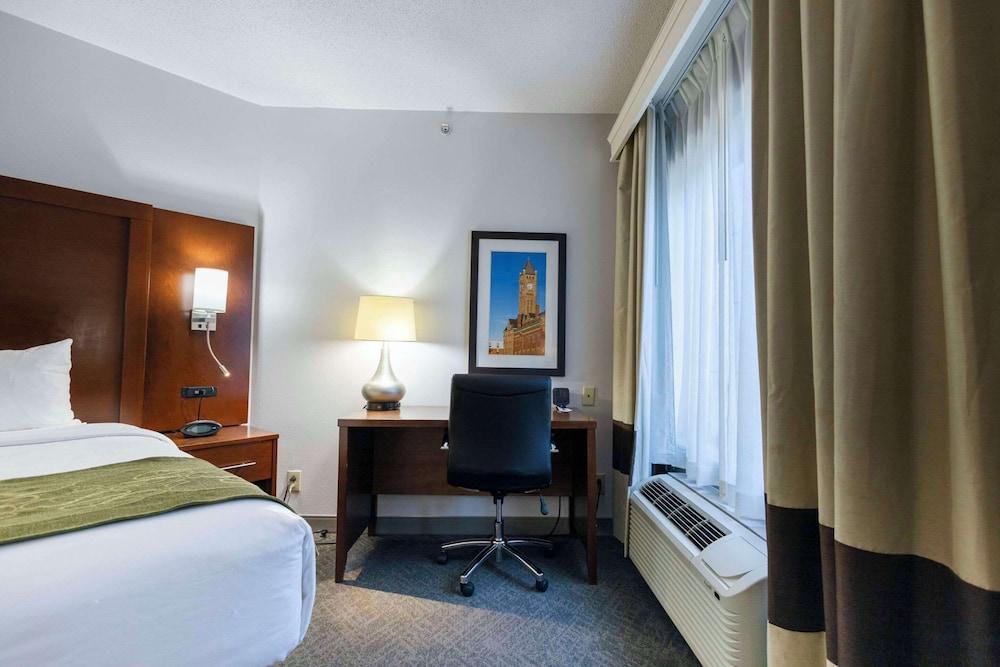 Comfort Suites Springfield I-70 photo 52
