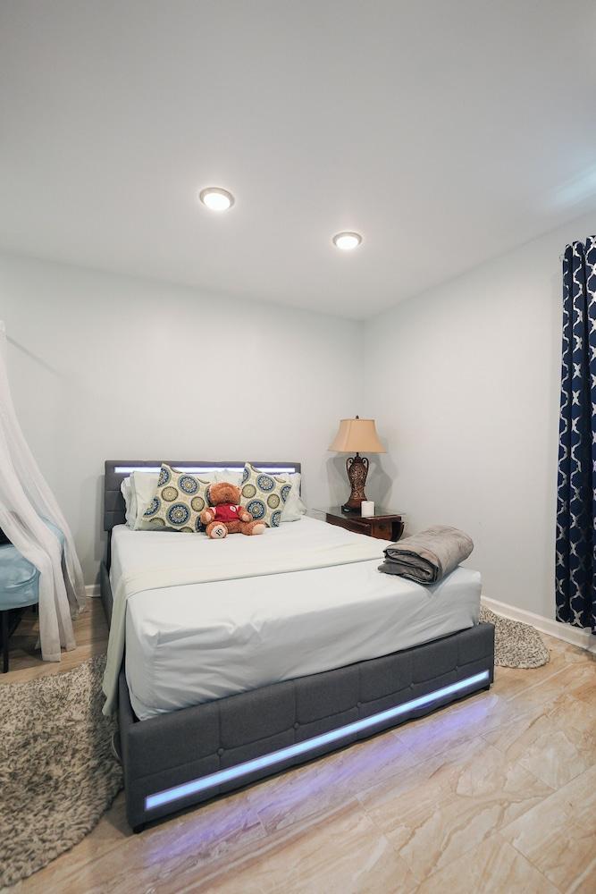 Hudson Hideaway - 3BD NYC Access photo 38