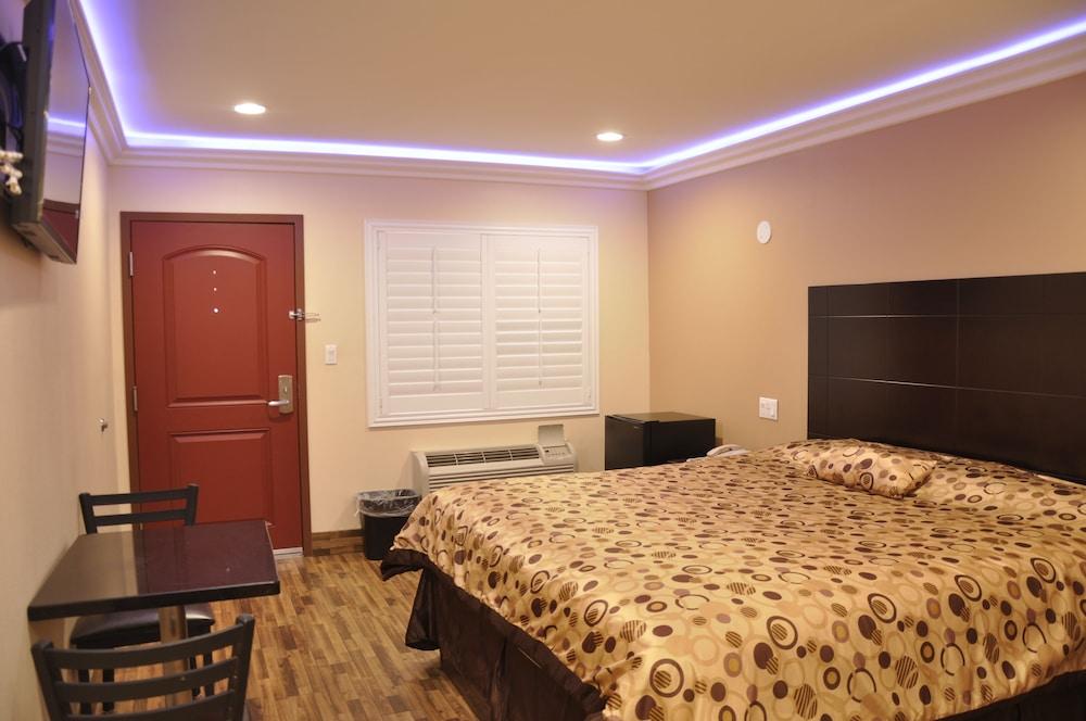 Sun Light Motel photo 21