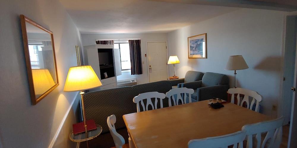 Sunrise Beach Motel photo 13