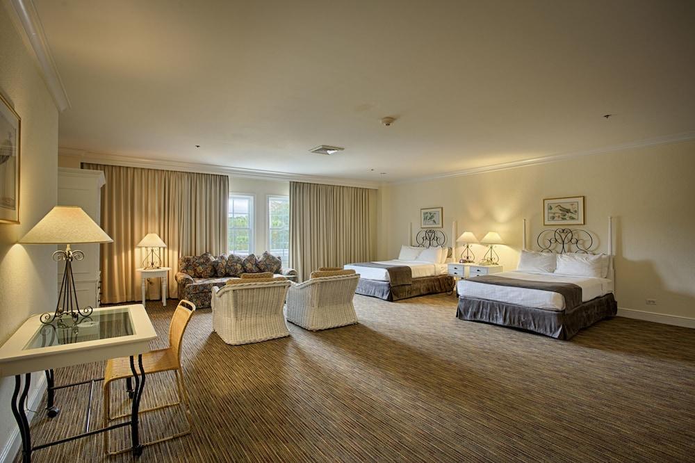Tampa Palms Country Club photo 5