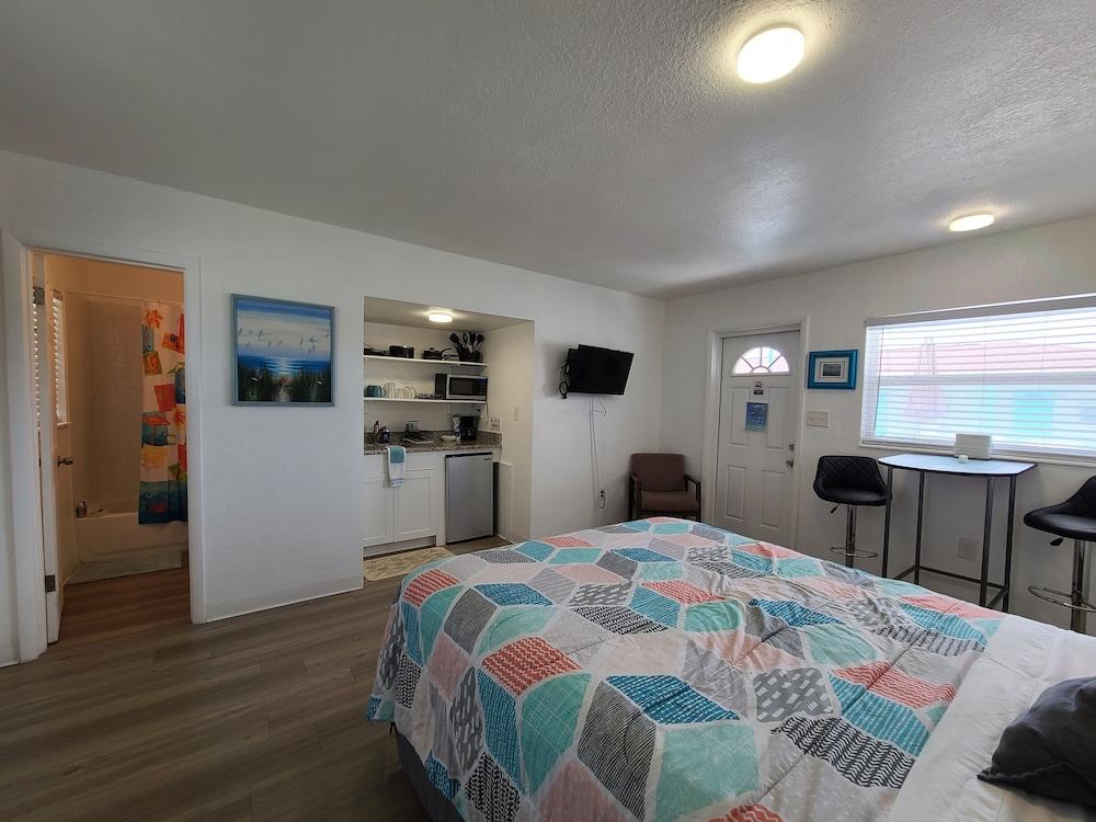 Sun Island Motel photo 93