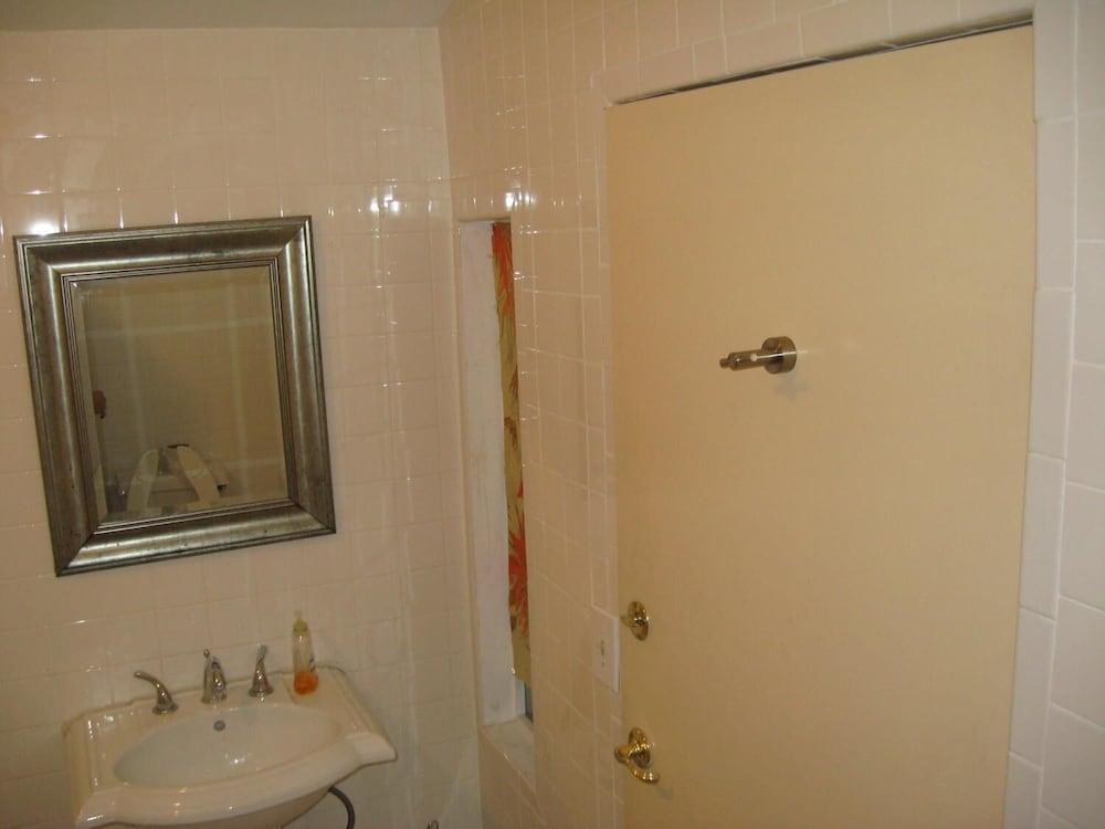 RK Hostel San Diego photo 31