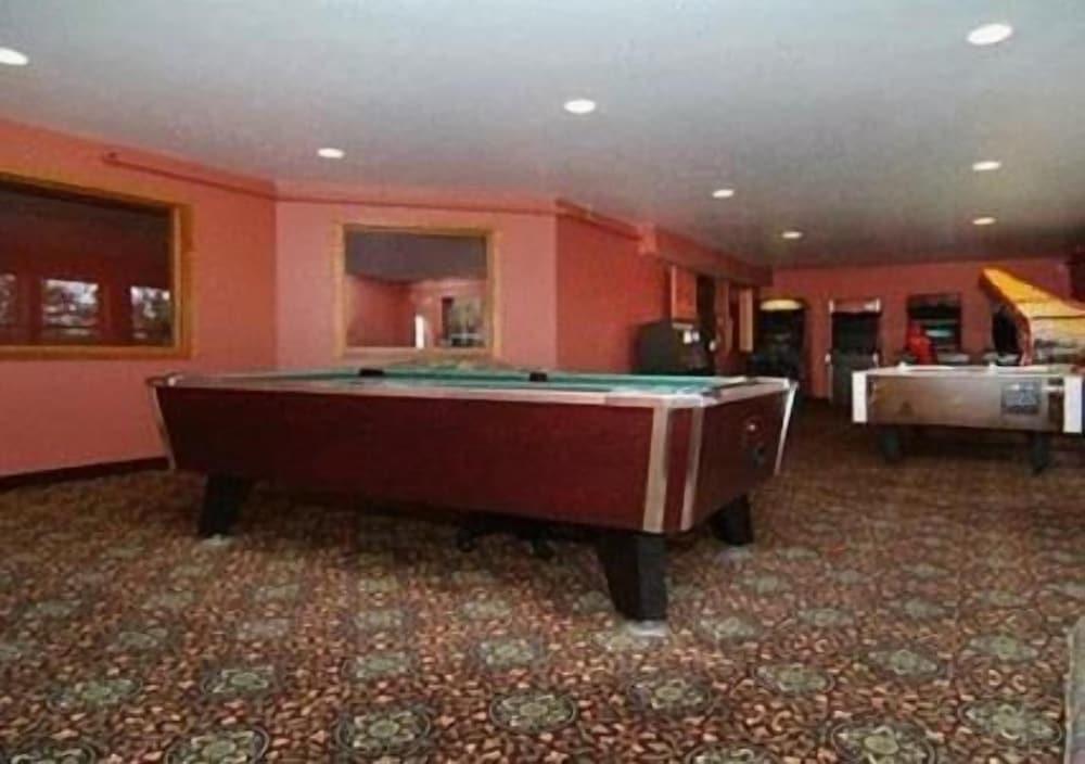 Crown Choice Inn & Suites Lakeview & Waterpark photo 6