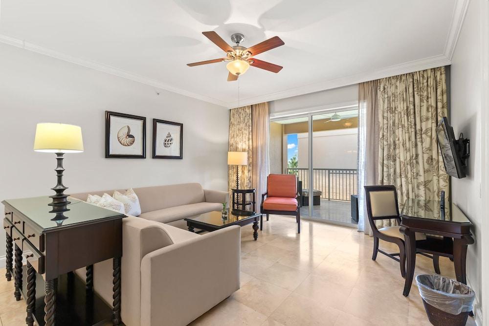 Island View 1BR Residence With Balcony photo 4