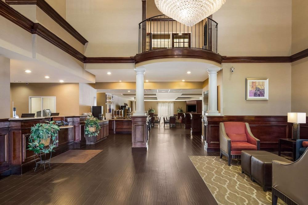 Comfort Suites Near University photo 5