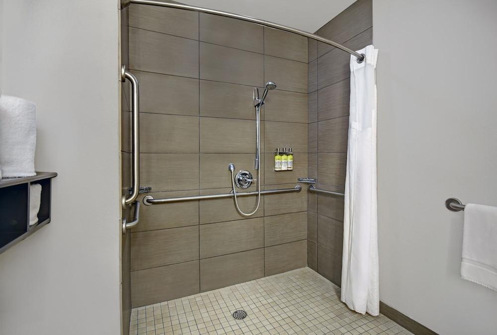 Holiday Inn Express Adrian by IHG photo 27