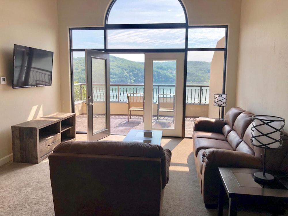 D'Monaco Luxury Resort photo 58