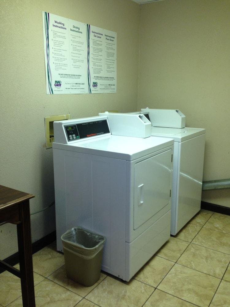 Executive Inn photo 13