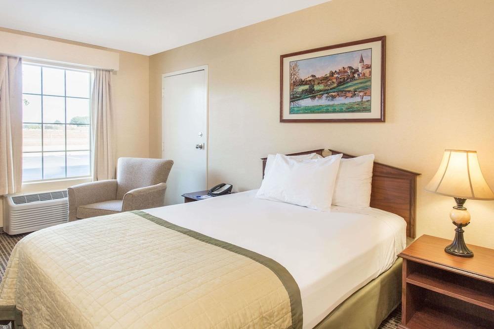 Baymont by Wyndham Dunn photo 5