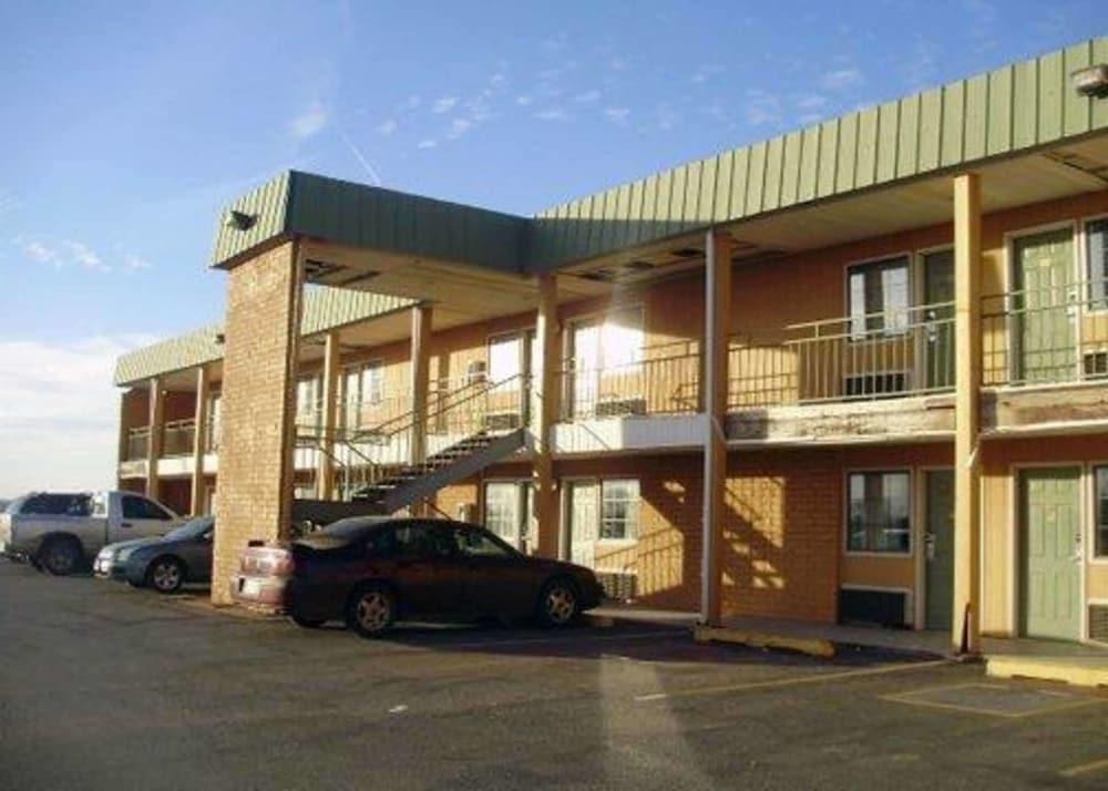 Econo Lodge Elk City photo 1