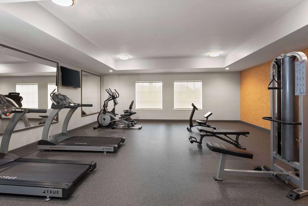 La Quinta Inn & Suites by Wyndham Ft. Pierce photo 27