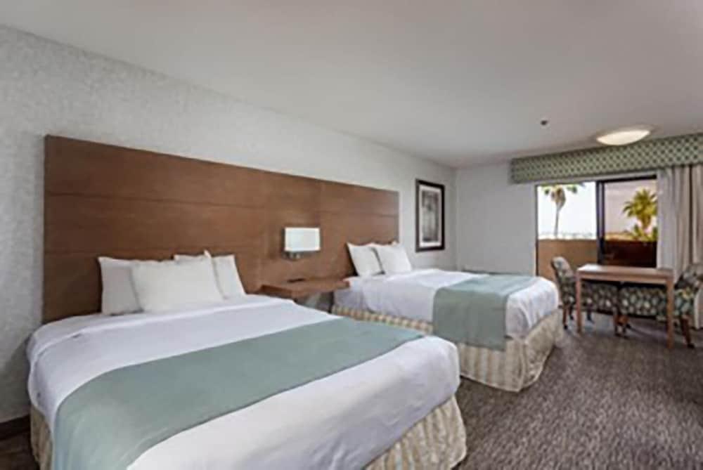Shilo Inn Hotel & Suites - Yuma photo 9