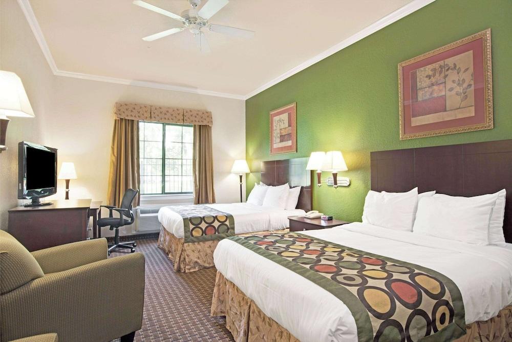 Super 8 by Wyndham IAH West/Greenspoint photo 34