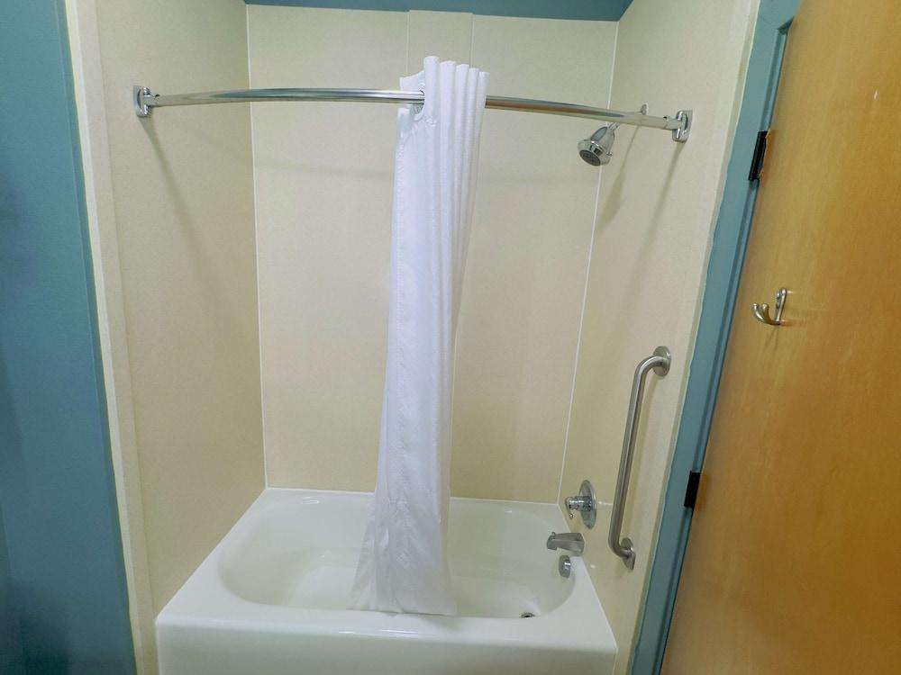 Best Western Plus Glen Allen Inn photo 18
