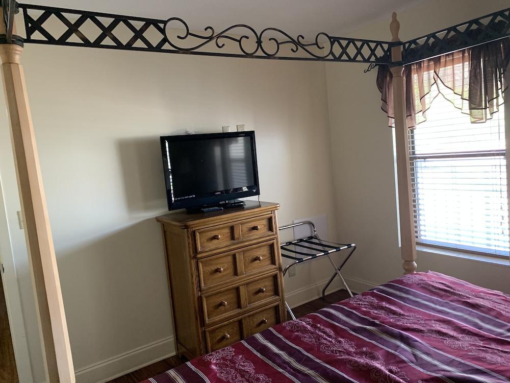 Oak Square Rentals photo 12