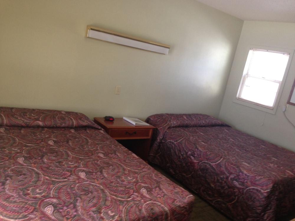 Jamestown Motel photo 22