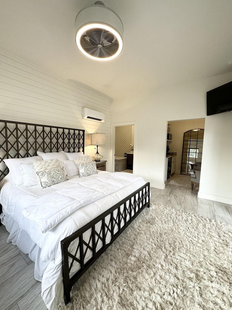 Eagles Landing Lodge Private Suites and Group Lodging photo 16
