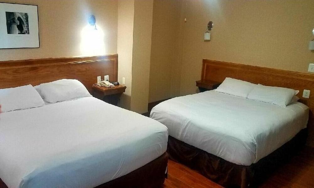 District Hotel photo 16