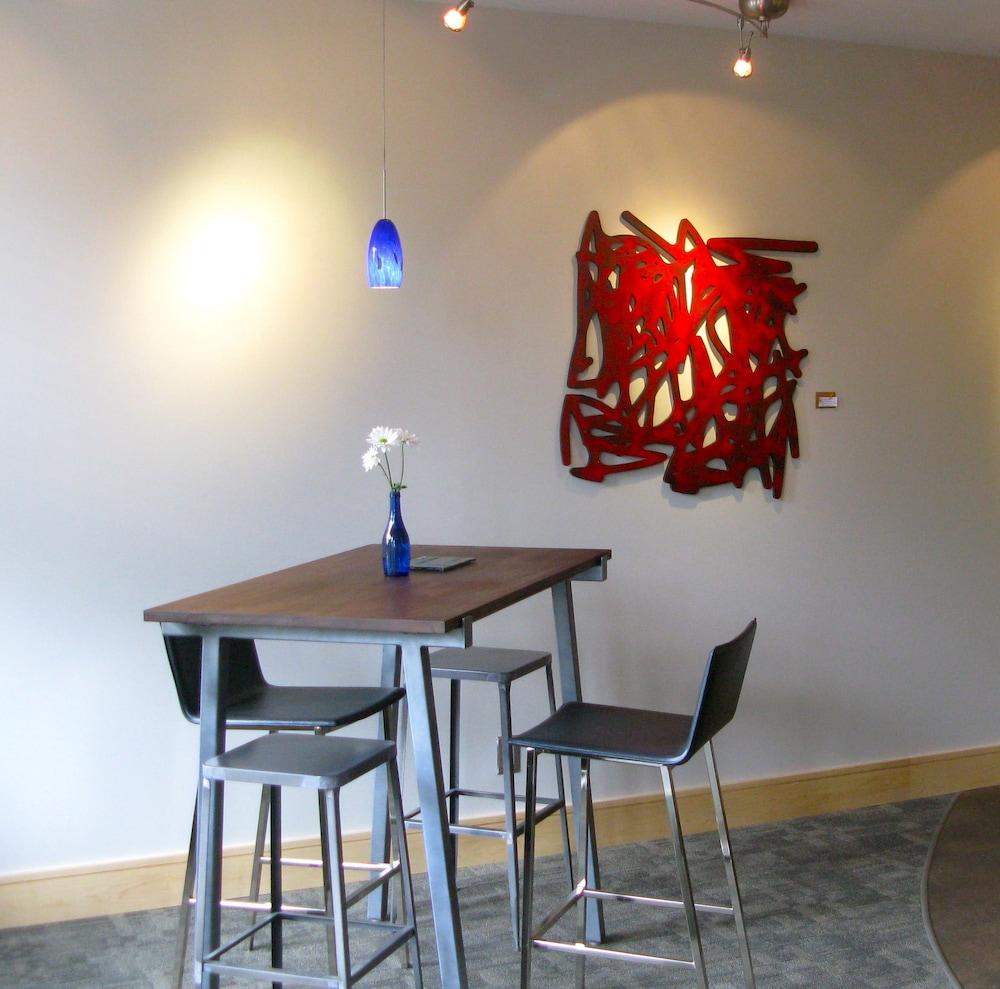 Suites at 118 photo 1