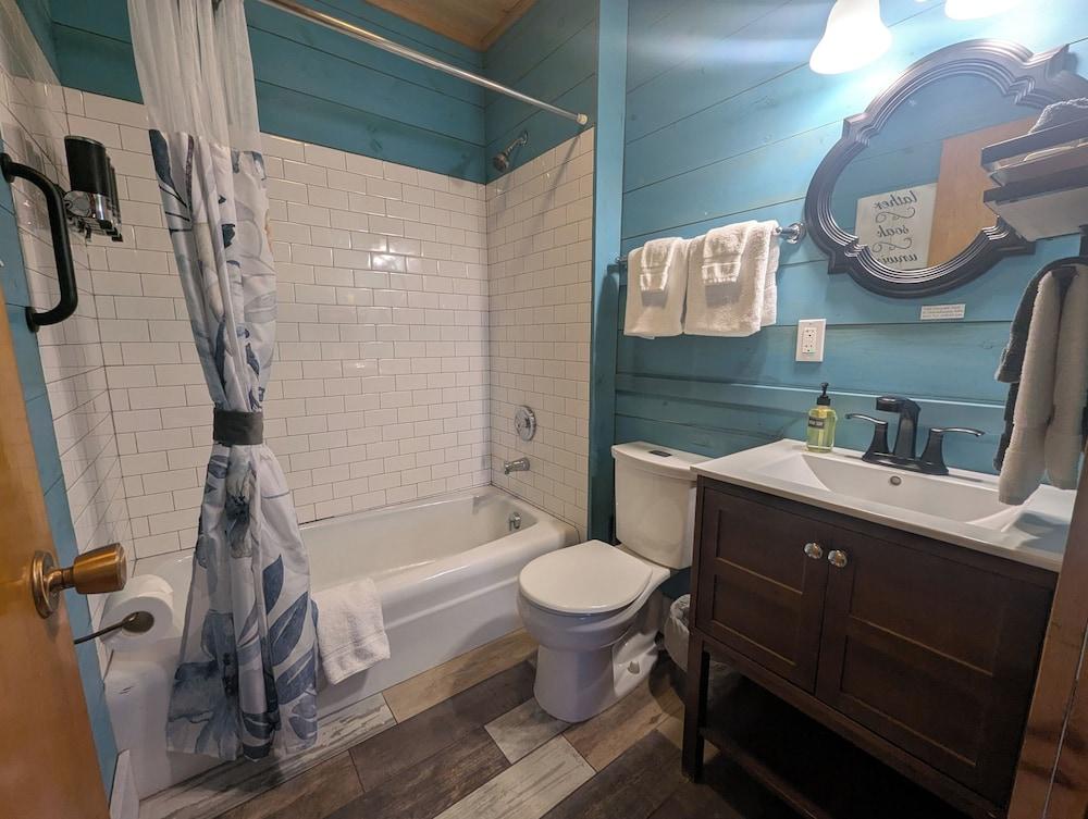 Feather Nest Inn photo 45