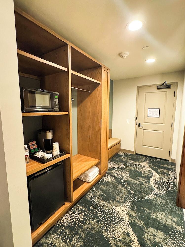Rain Rock Casino Resort Hotel photo 19