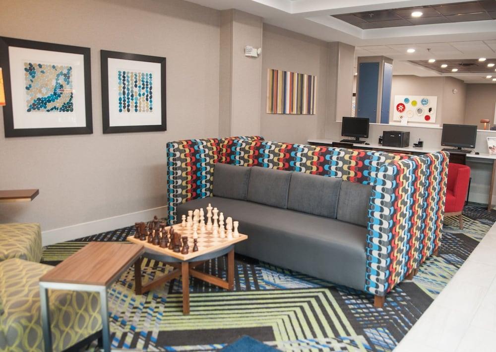 Holiday Inn Express & Suites Norfolk by IHG photo 34