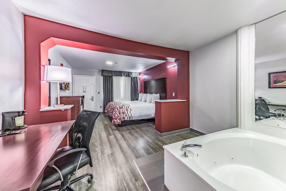 Red Roof Inn Dallas - Mesquite/ Fair Park NE photo 4