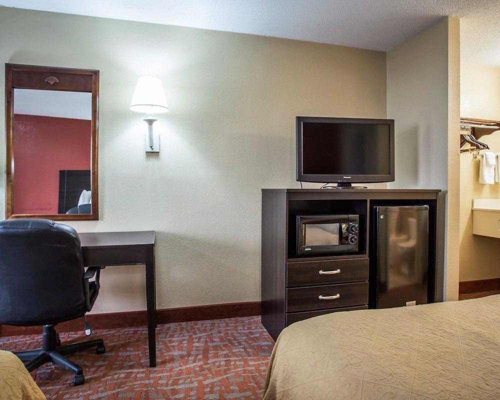 Quality Inn & Suites Monroe photo 21