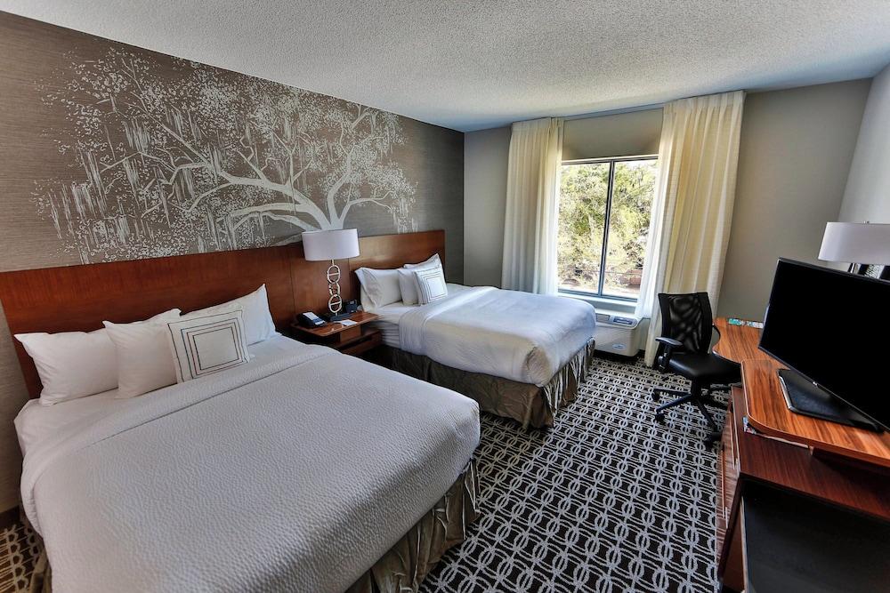 Fairfield Inn & Suites by Marriott Savannah Midtown photo 9