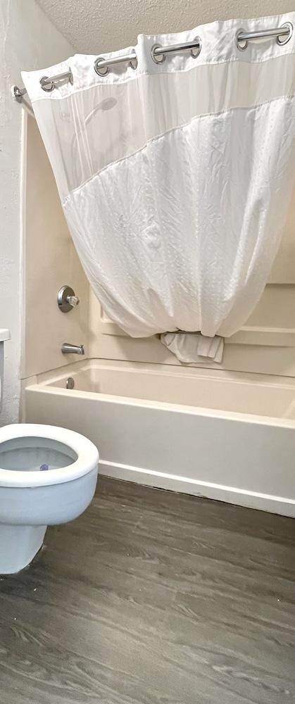 Budgetel photo 37