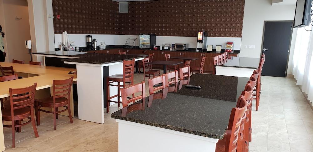 Wingate by Wyndham Christiansburg photo 16