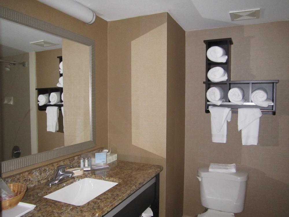 Hampton Inn Fort Myers-Airport & I-75 photo 35