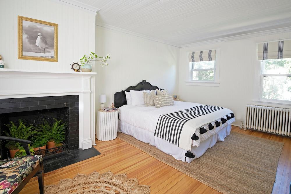 Bellport Inn photo 8