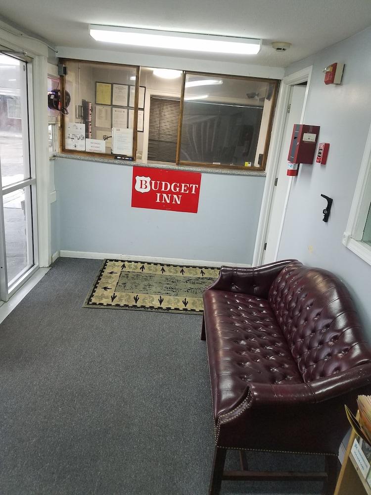 Budget Inn photo 7