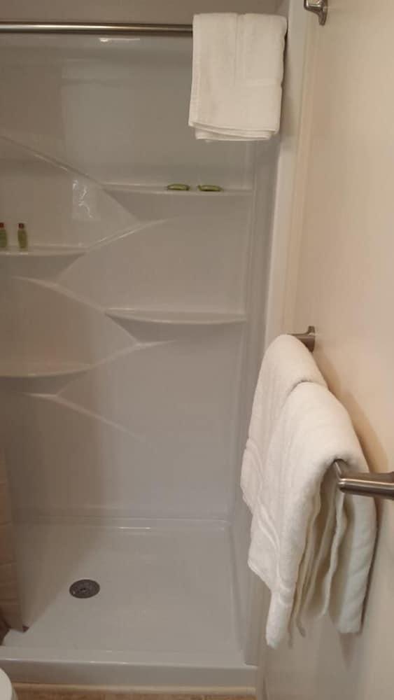 Bear Paw Inn photo 12