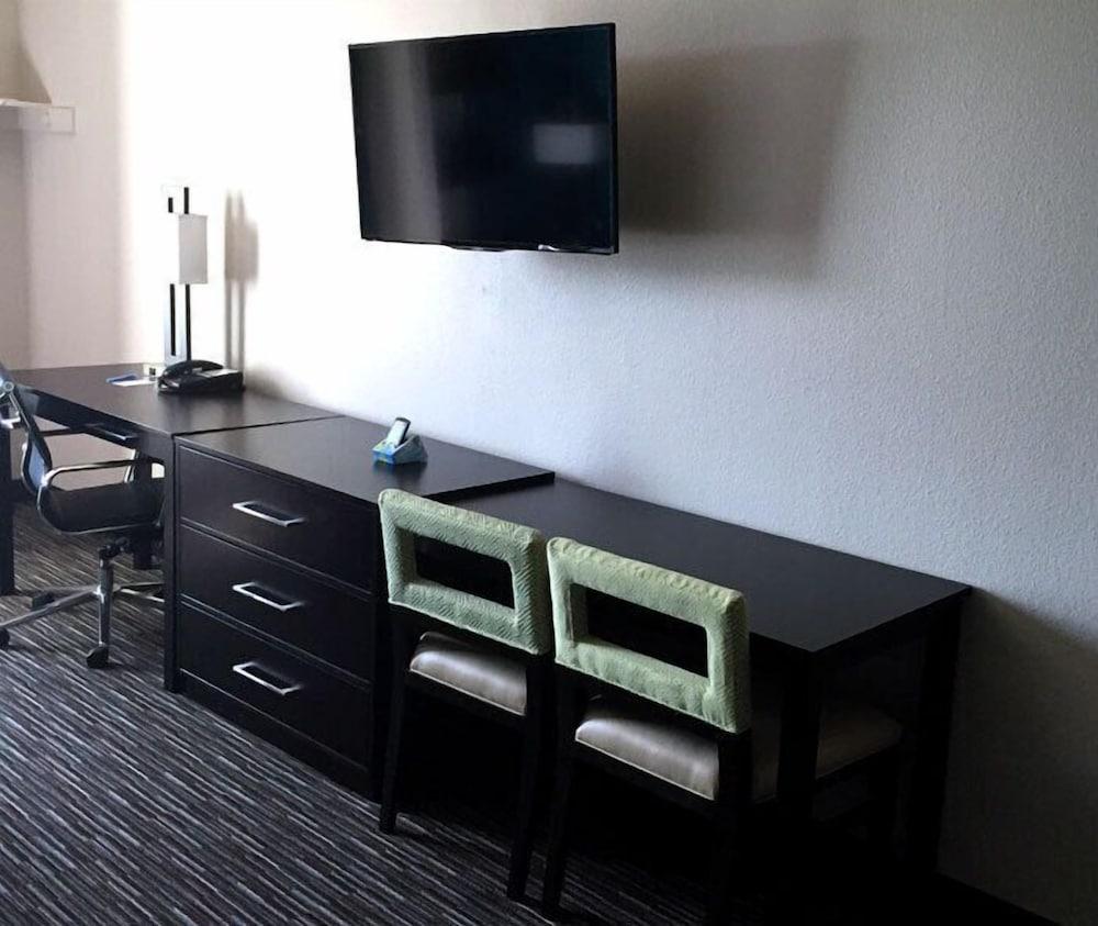 Residency Suites - Cotulla photo 37