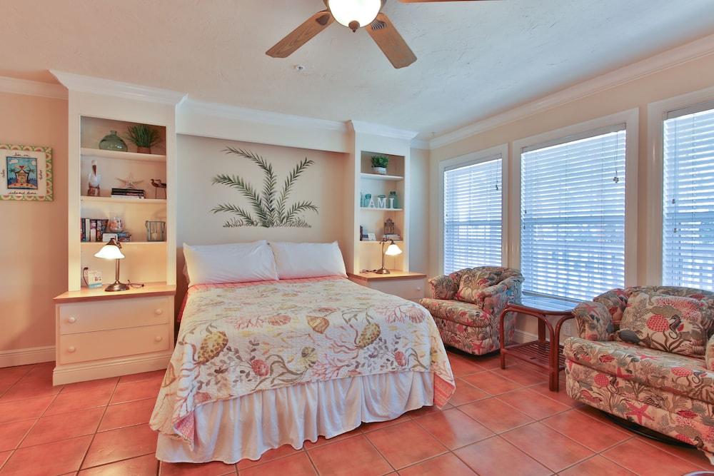 Tortuga Inn Beach Resort photo 81
